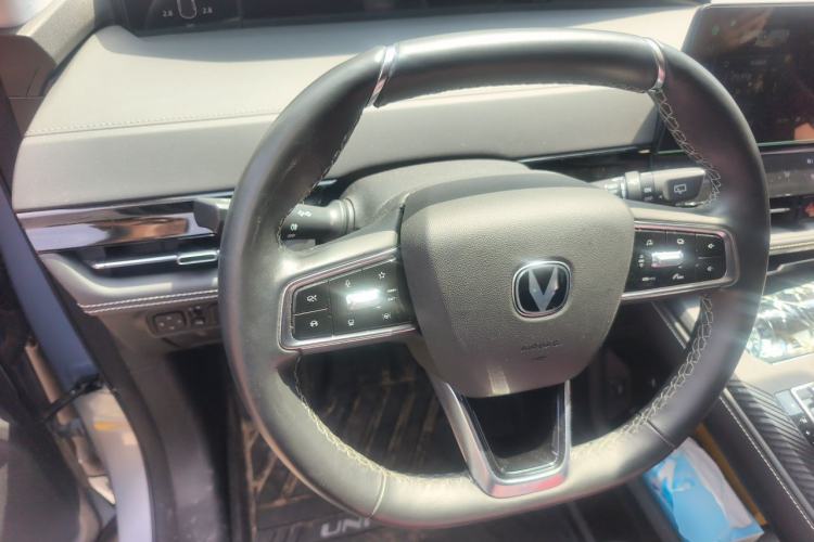 Used CHANGAN UNI-K 2023 2.0T Two-Wheel Drive Enjoyment Version Steering Wheel