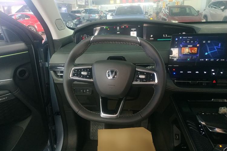 Used CHANGAN UNI-K 2023 2.0T Two-Wheel Drive Yue Ling Trim Steering Wheel