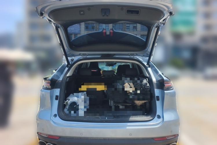 Used CHANGAN UNI-K 2023 2.0T Two-Wheel Drive Enjoyment Version Trunk