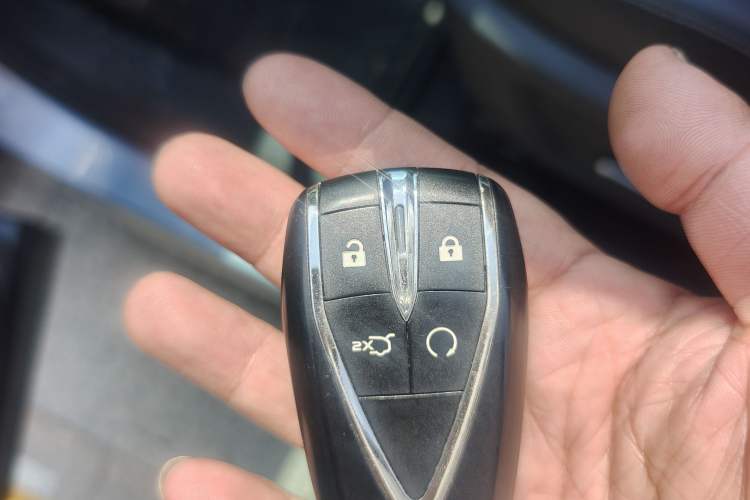 Used CHANGAN UNI-K 2023 2.0T Two-Wheel Drive Enjoyment Version Vehicle Key