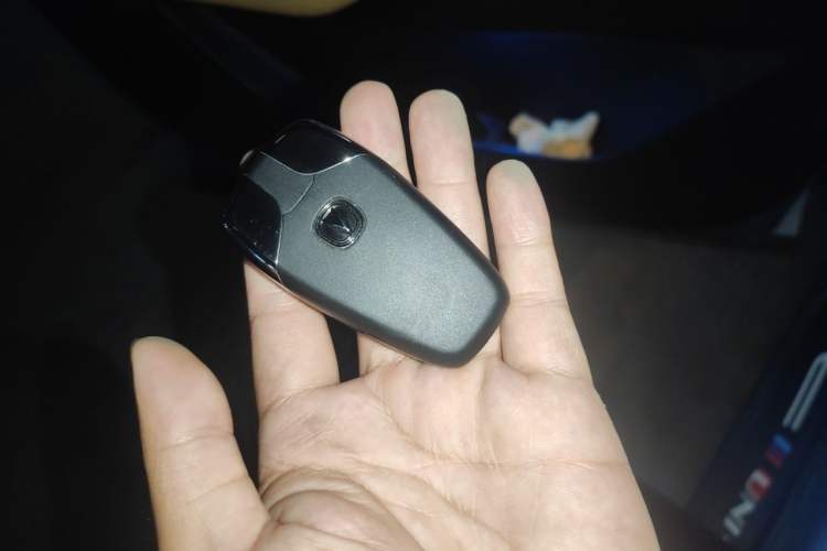 Used CHANGAN UNI-K 2023 2.0T Two-Wheel Drive Yue Ling Trim Vehicle Key