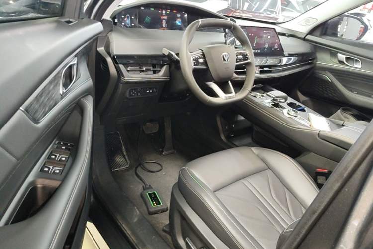 Used CHANGAN UNI-K 2023 2.0T Two-Wheel Drive YueShang Trim Driver Seat