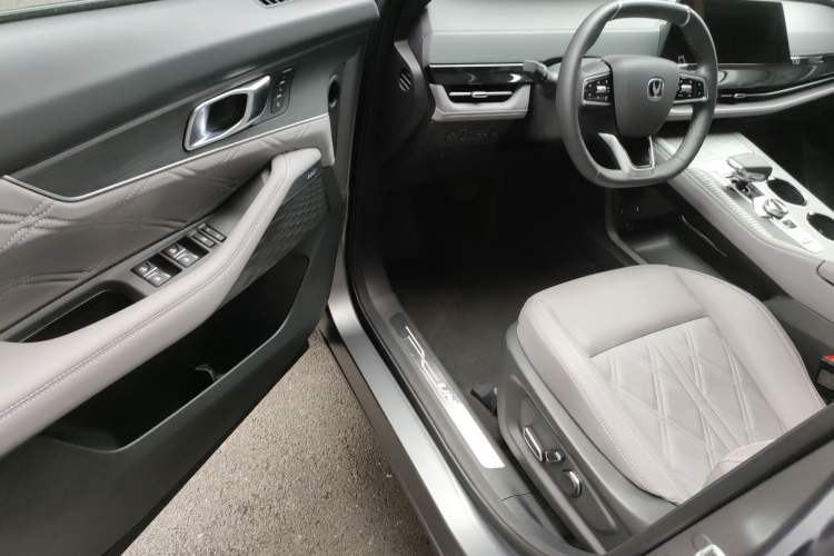 Used CHANGAN UNI-K 2023 2.0T All-Wheel-Drive Enjoyment Version Driver Seat