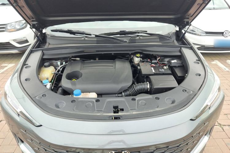 Used CHANGAN UNI-K 2023 2.0T Two-Wheel Drive Enjoyment Version Engine Bay