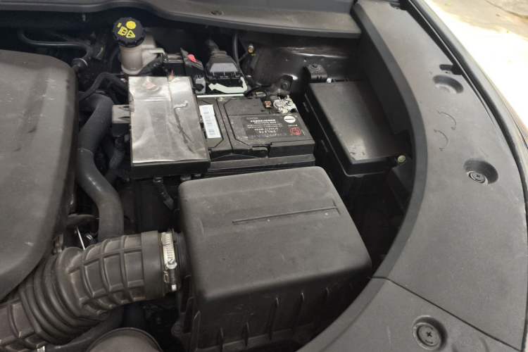 Used CHANGAN UNI-K 2023 2.0T Two-Wheel Drive Enjoyment Version Engine Bay Left