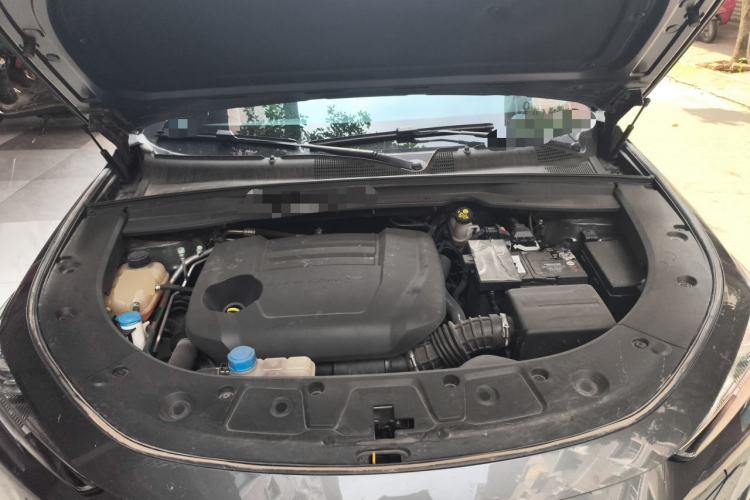 Used CHANGAN UNI-K 2023 2.0T Two-Wheel Drive Enjoyment Version Engine Bay