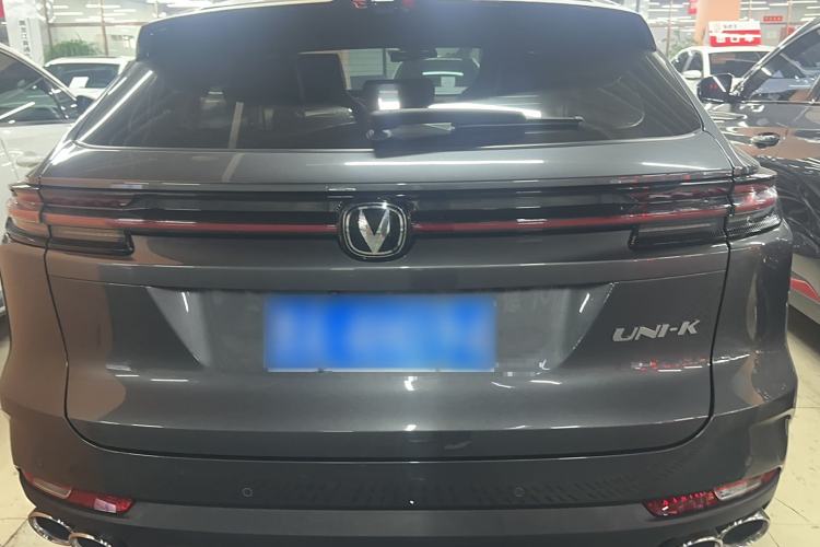Used CHANGAN UNI-K 2023 2.0T Two-Wheel Drive YueShang Trim Exterior 4