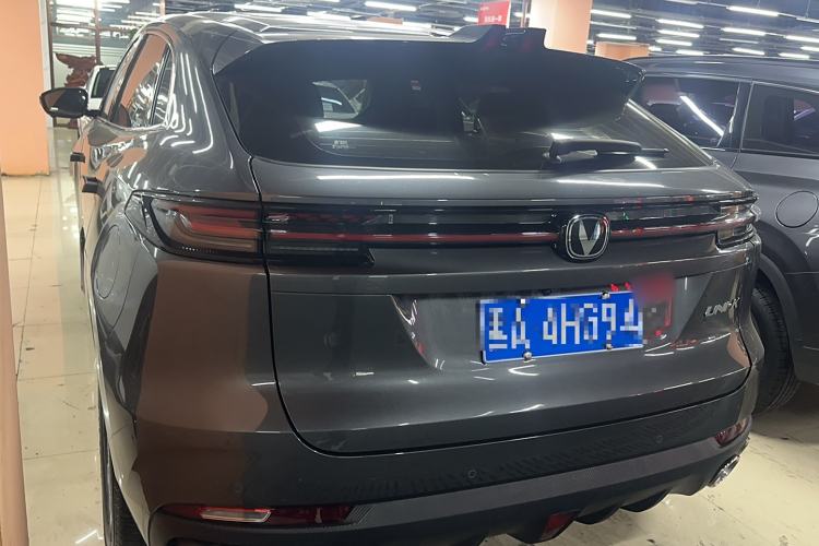 Used CHANGAN UNI-K 2023 2.0T Two-Wheel Drive YueShang Trim Exterior 5