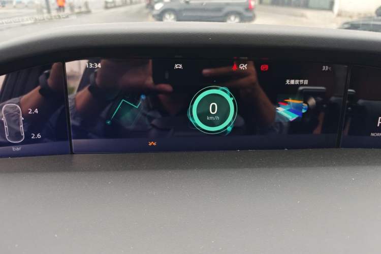 Used CHANGAN UNI-K 2023 2.0T Two-Wheel Drive Enjoyment Version Instrument Cluster