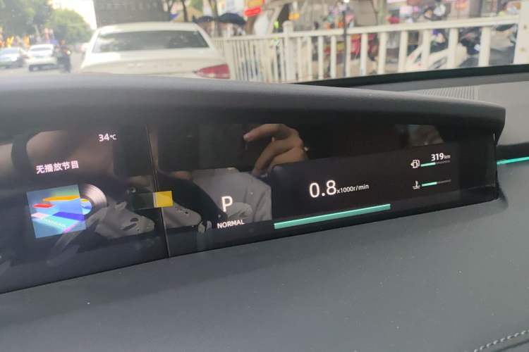 Used CHANGAN UNI-K 2023 2.0T All-Wheel-Drive Enjoyment Version Instrument Cluster
