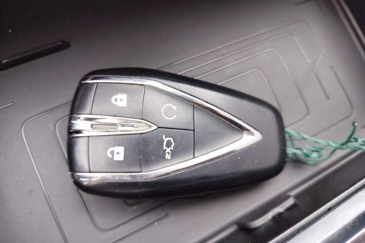 Used CHANGAN UNI-K 2023 2.0T Two-Wheel Drive Enjoyment Version Interior 1