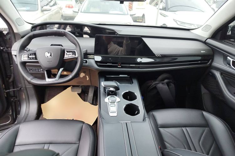 Used CHANGAN UNI-K 2023 2.0T Two-Wheel Drive Enjoyment Version Interior 2