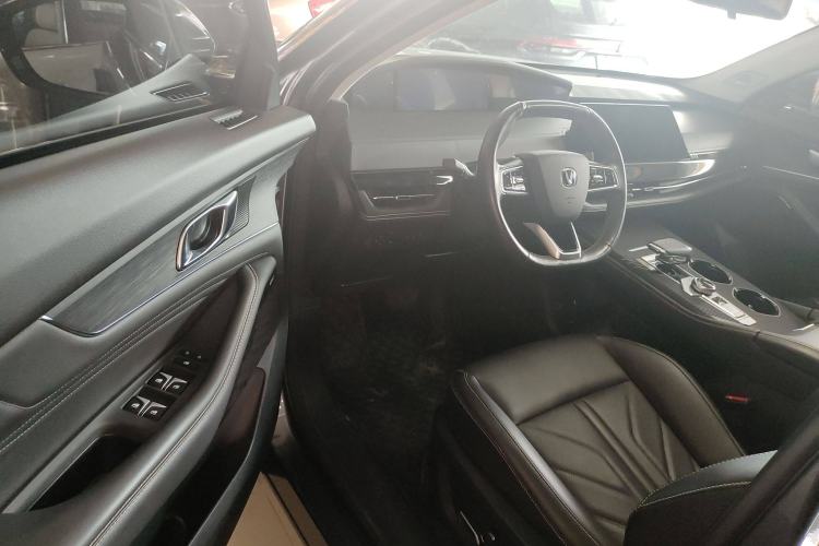 Used CHANGAN UNI-K 2023 2.0T Two-Wheel Drive YueShang Trim Interior 2