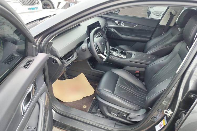 Used CHANGAN UNI-K 2023 2.0T Two-Wheel Drive Enjoyment Version Interior 3