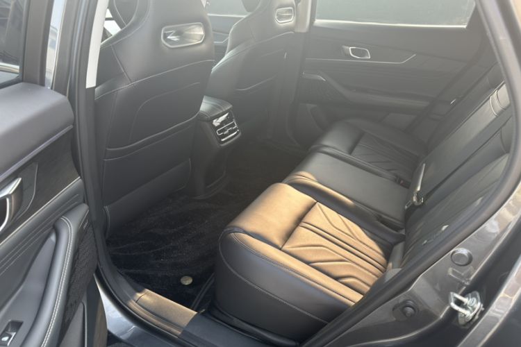 Used CHANGAN UNI-K 2023 2.0T Two-Wheel Drive Enjoyment Version Interior 3