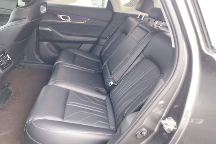 Used CHANGAN UNI-K 2023 2.0T Two-Wheel Drive Enjoyment Version Interior 4