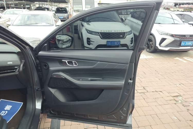 Used CHANGAN UNI-K 2023 2.0T Two-Wheel Drive Enjoyment Version Interior 5