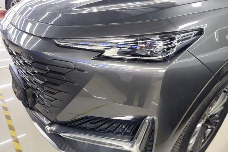 Used CHANGAN UNI-K 2023 2.0T Two-Wheel Drive YueShang Trim Left Front Headlight