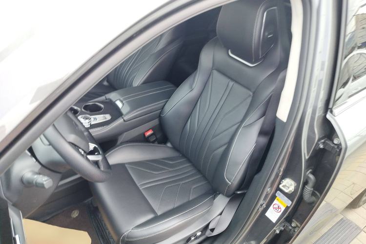 Used CHANGAN UNI-K 2023 2.0T Two-Wheel Drive Enjoyment Version Left Front Seat