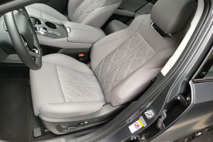 Used CHANGAN UNI-K 2023 2.0T All-Wheel-Drive Enjoyment Version Left Front Seat
