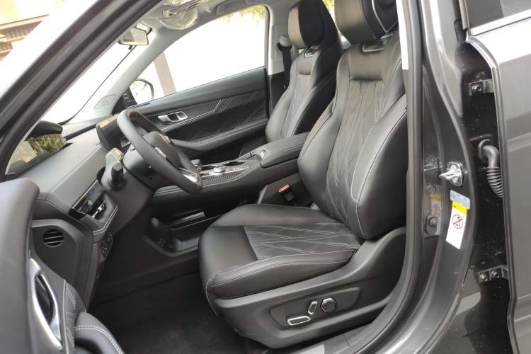 Used CHANGAN UNI-K 2023 2.0T Two-Wheel Drive Yue Ling Trim Left Front Seat