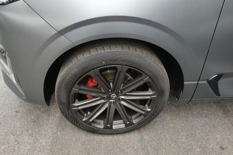 Used CHANGAN UNI-K 2023 2.0T All-Wheel-Drive Enjoyment Version Left Front Wheel Hub