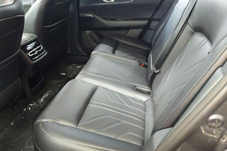 Used CHANGAN UNI-K 2023 2.0T Two-Wheel Drive YueShang Trim Left Rear Seat