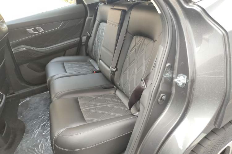 Used CHANGAN UNI-K 2023 2.0T Two-Wheel Drive Yue Ling Trim Left Rear Seat