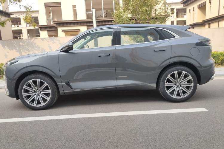 Used CHANGAN UNI-K 2023 2.0T Two-Wheel Drive Yue Ling Trim Left Side