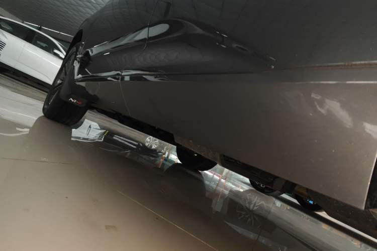 Used CHANGAN UNI-K 2023 2.0T Two-Wheel Drive YueShang Trim Left Side Sill