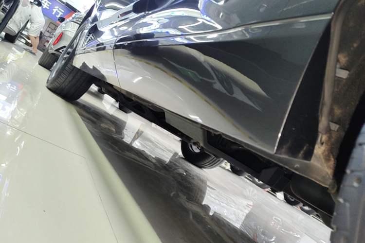 Used CHANGAN UNI-K 2023 2.0T Two-Wheel Drive YueShang Trim Left Side Sill