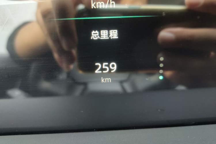Used CHANGAN UNI-K 2023 2.0T Two-Wheel Drive Yue Ling Trim Odometer Close Up