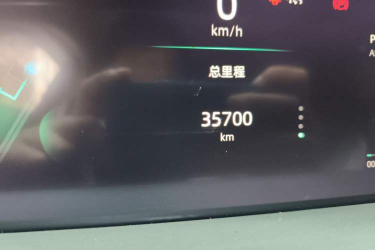 Used CHANGAN UNI-K 2023 2.0T Two-Wheel Drive Enjoyment Version Odometer Close Up