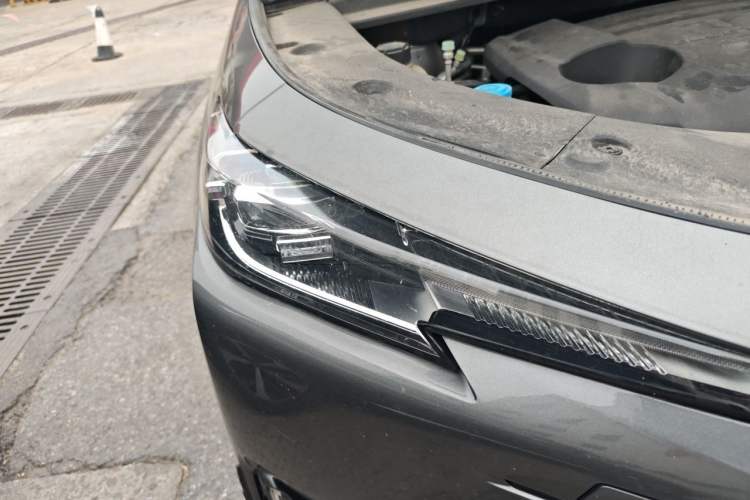 Used CHANGAN UNI-K 2023 2.0T Two-Wheel Drive Enjoyment Version Right Front Headlight