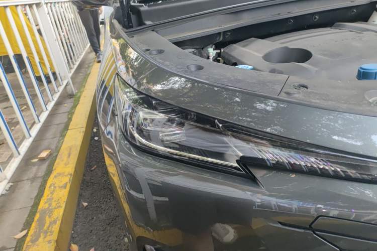 Used CHANGAN UNI-K 2023 2.0T All-Wheel-Drive Enjoyment Version Right Front Headlight
