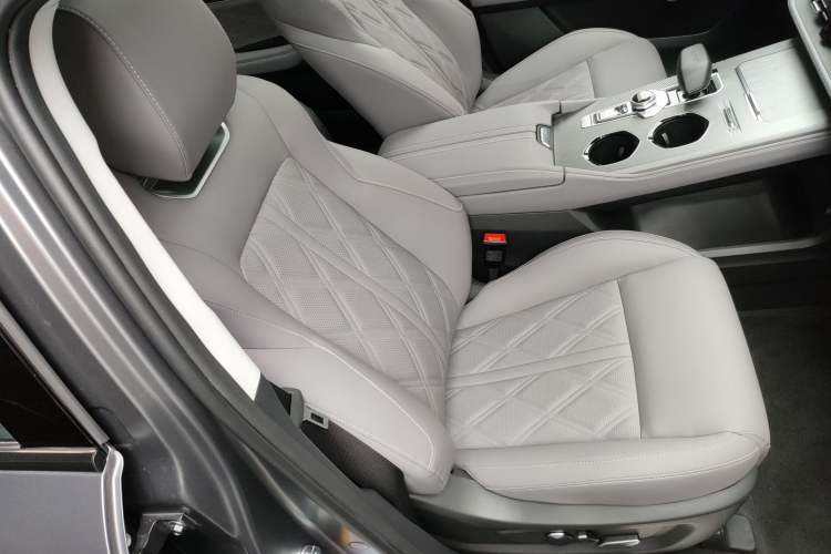 Used CHANGAN UNI-K 2023 2.0T All-Wheel-Drive Enjoyment Version Right Front Seat