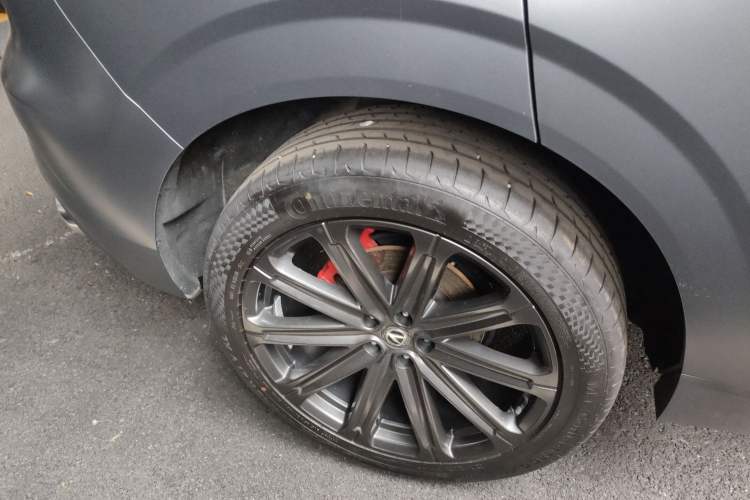 Used CHANGAN UNI-K 2023 2.0T All-Wheel-Drive Enjoyment Version Right Rear Wheel Hub