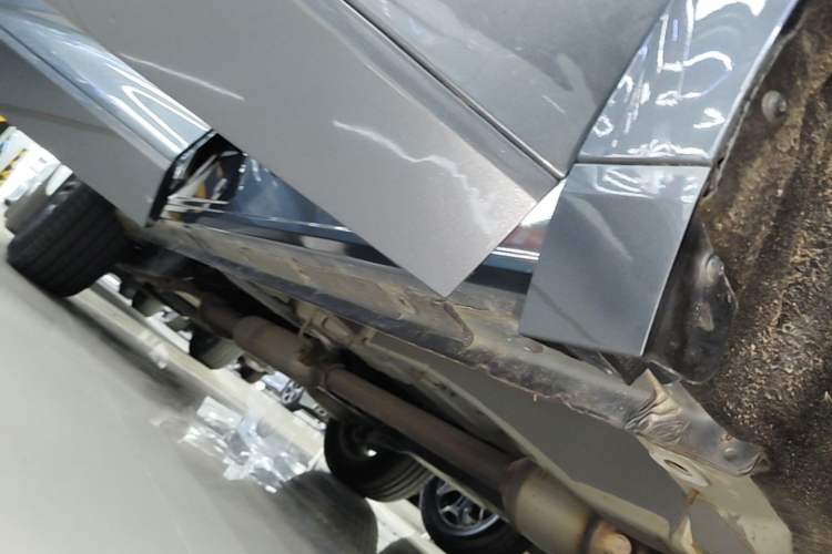 Used CHANGAN UNI-K 2023 2.0T Two-Wheel Drive YueShang Trim Right Side Sill