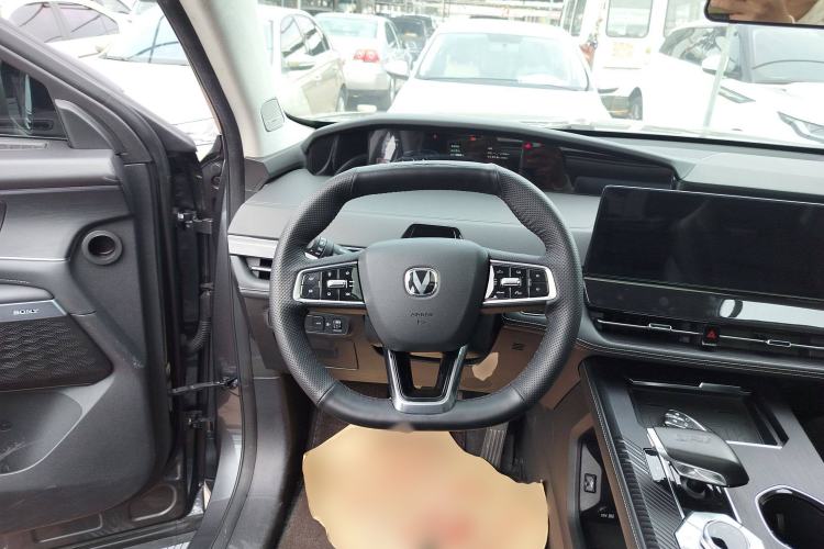 Used CHANGAN UNI-K 2023 2.0T Two-Wheel Drive Enjoyment Version Steering Wheel