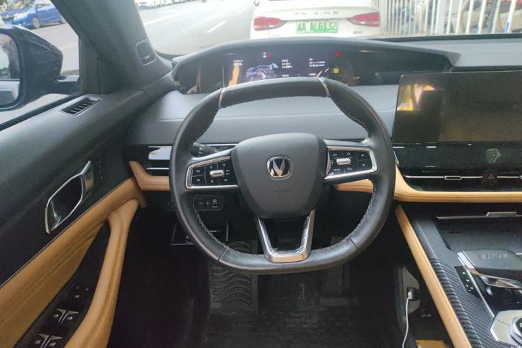 Used CHANGAN UNI-K 2023 2.0T All-Wheel-Drive Enjoyment Version Steering Wheel
