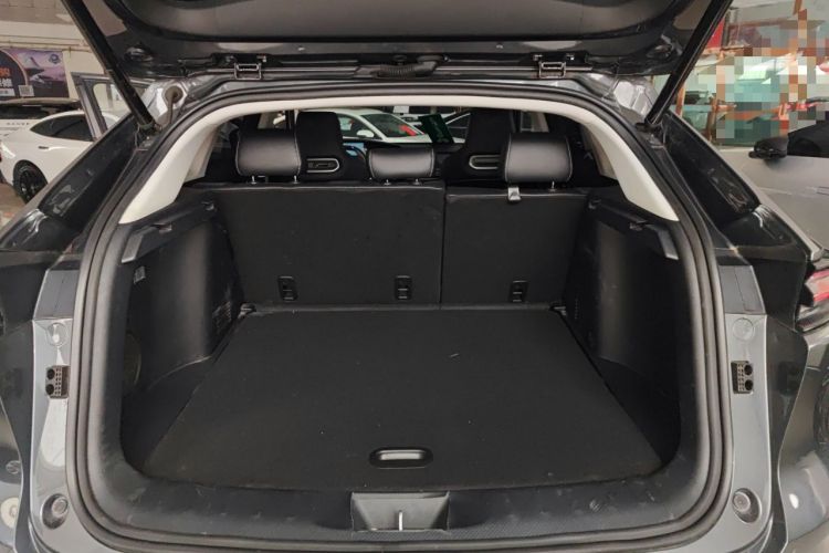 Used CHANGAN UNI-K 2023 2.0T Two-Wheel Drive YueShang Trim Trunk