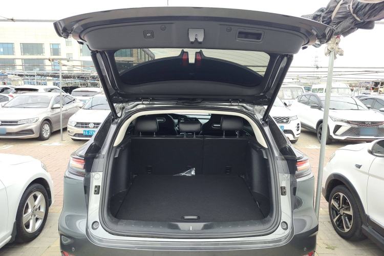 Used CHANGAN UNI-K 2023 2.0T Two-Wheel Drive Enjoyment Version Trunk