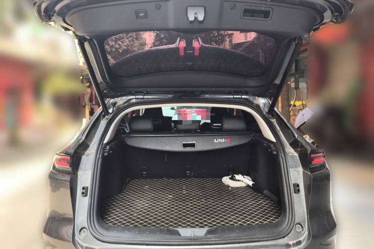 Used CHANGAN UNI-K 2023 2.0T Two-Wheel Drive Enjoyment Version Trunk