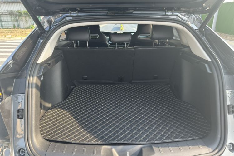 Used CHANGAN UNI-K 2023 2.0T Two-Wheel Drive Enjoyment Version Trunk
