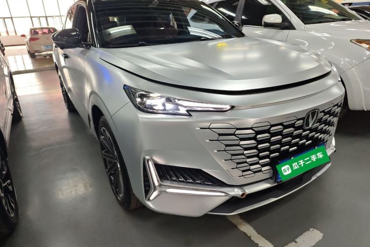 Used CHANGAN UNI-K 2023 2.0T Two-Wheel Drive Yue Ling Trim Front Right 45 Deg