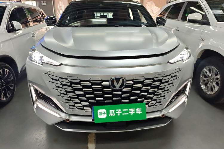 Used CHANGAN UNI-K 2023 2.0T Two-Wheel Drive Yue Ling Trim Front