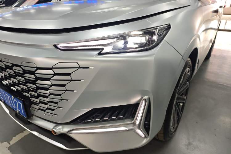 Used CHANGAN UNI-K 2023 2.0T Two-Wheel Drive Yue Ling Trim Left Front Headlight