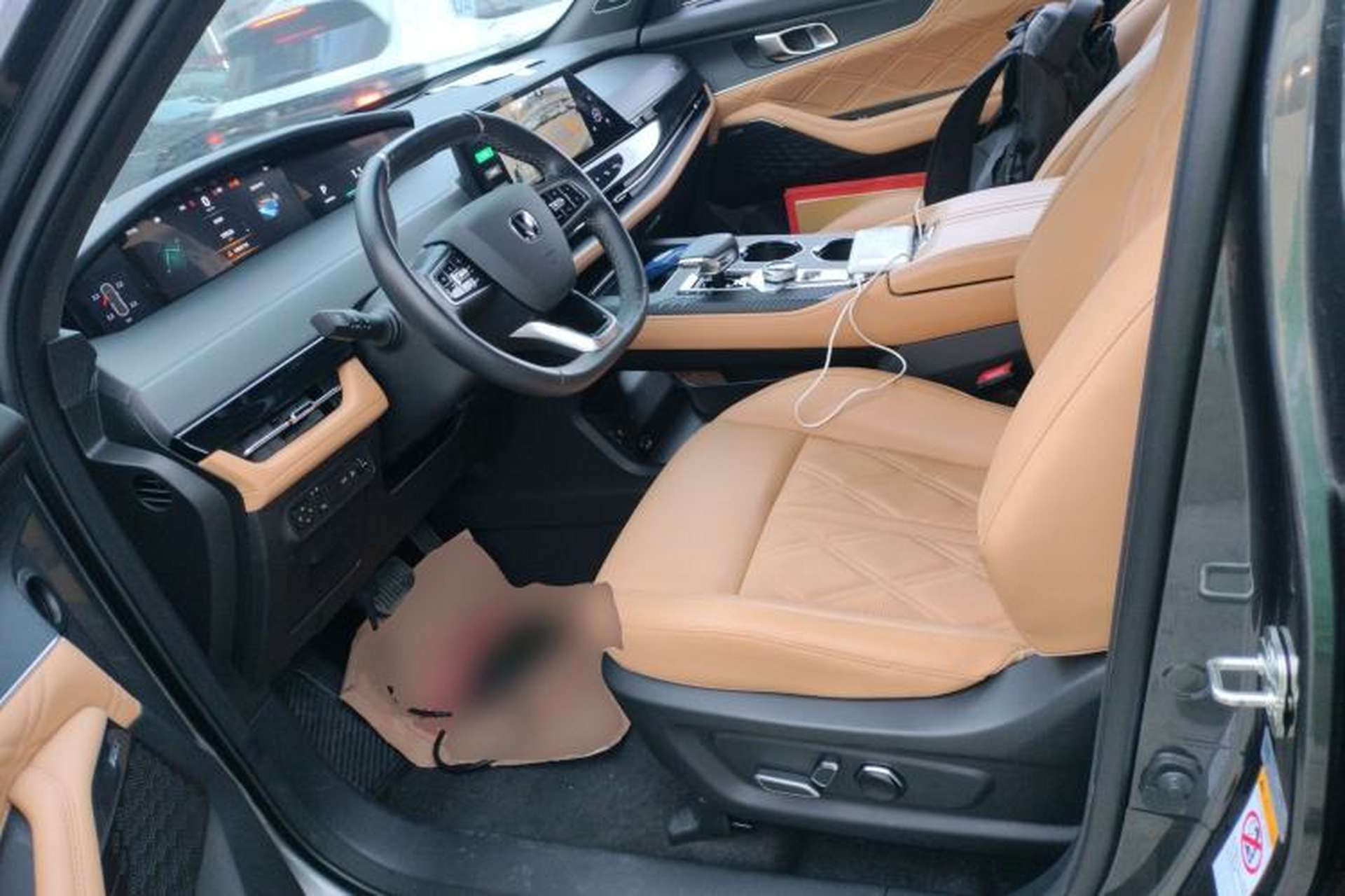 Used CHANGAN UNI-K 2023 2.0T Two-Wheel Drive Enjoyment Version Left Front Seat