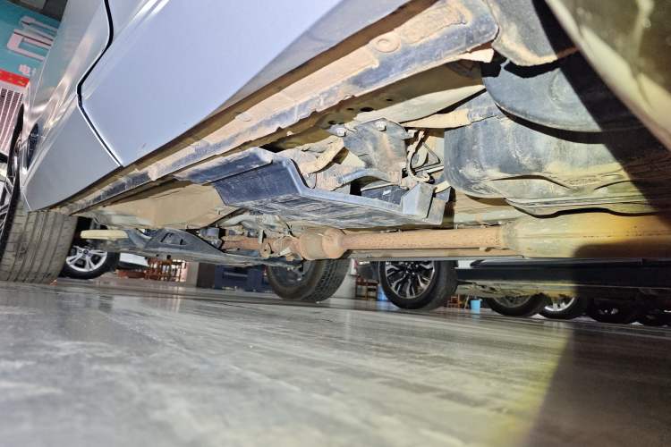 Used CHANGAN UNI-K 2023 2.0T Two-Wheel Drive Yue Ling Trim Left Side Sill