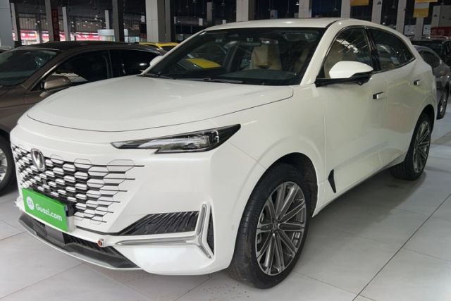 Used CHANGAN UNI-K 2023 2.0T Two-Wheel Drive Yue Ling Trim